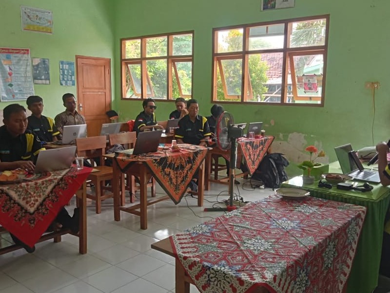 KEGIATAN RAPAT RUTIN OPERATOR