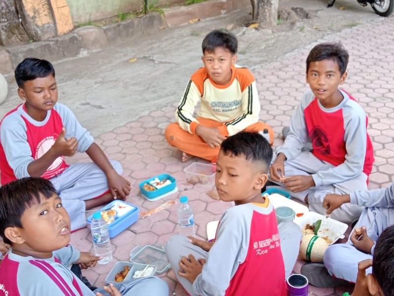 MAKAN SEHAT BERSAMA
