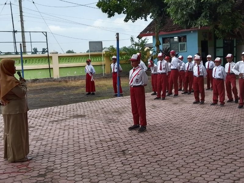 PELAKSANAAN UPACARA BENDERA AWAL MASUK SEKOLAH